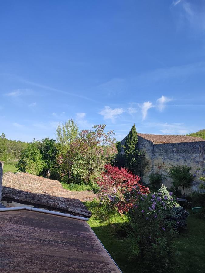 Celine Et Jose Cubzac-les-Ponts Exterior foto